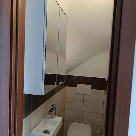 Διαμέρισμα Window On The *